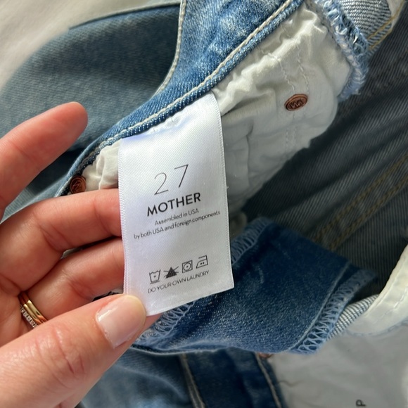 Mother Denim Insider Crop Step Chew in Drinking By The Pool - Picture 4 of 6